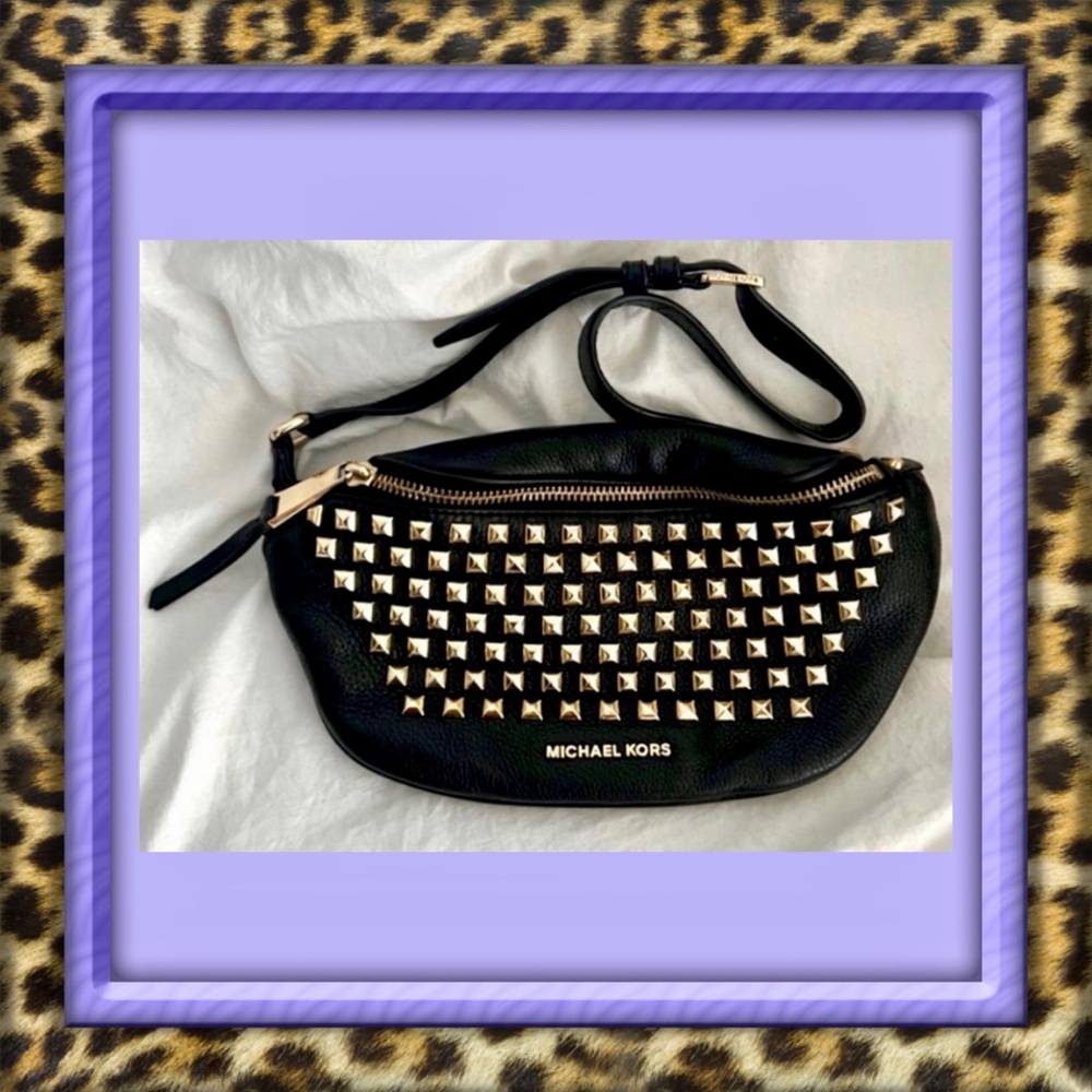 👑✅PRICE FIRM✅ Michael Kors Rhea Black Leather Studded Belt Bag Fanny pack.